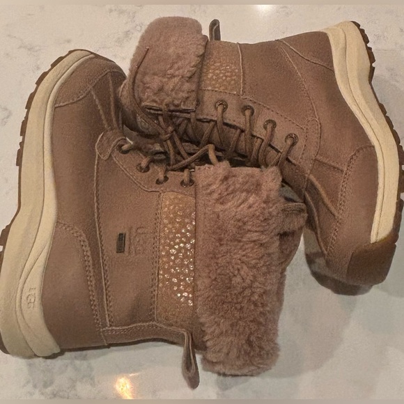 🎁 UGG Adirondack III Sparkle Spot - Picture 7 of 12